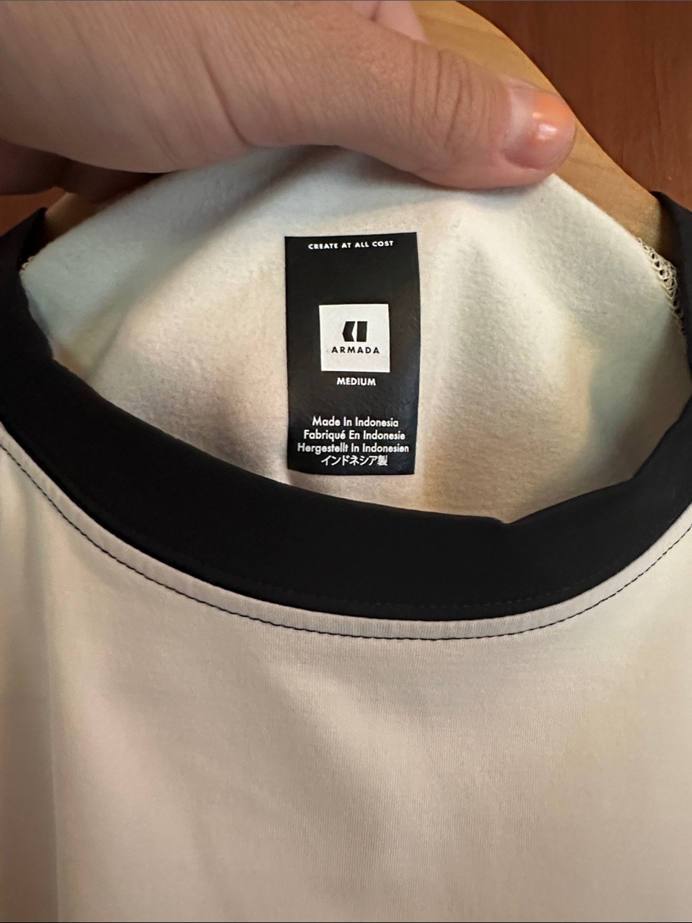Armada ski Haven Baselayer top size medium - Picture 5 of 7